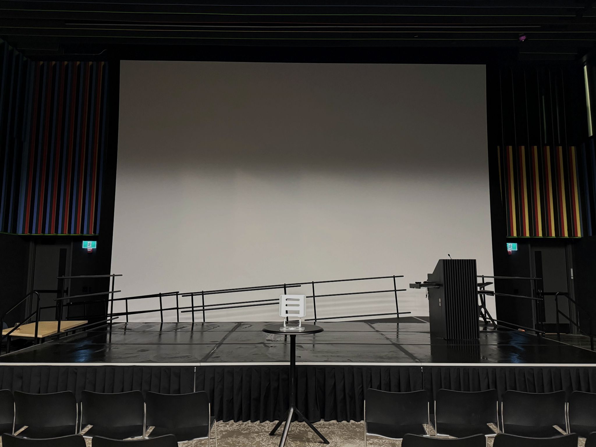 Installation context in Daniels Lecture Hall DA170